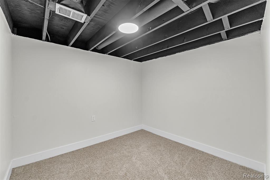 22653 Woolsey, Novi, MI — Photo 35