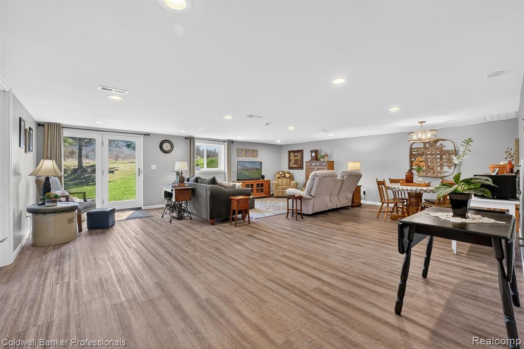 4380 Warwick Circle Drive, Grand Blanc, MI 48439 — Photo 6