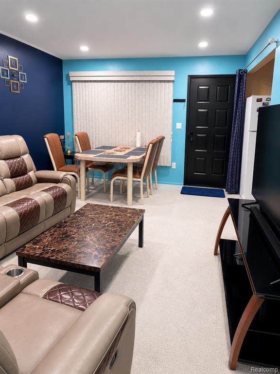 8401 18 Mile Road, 94, Sterling Heights, MI 48313 — Photo 2
