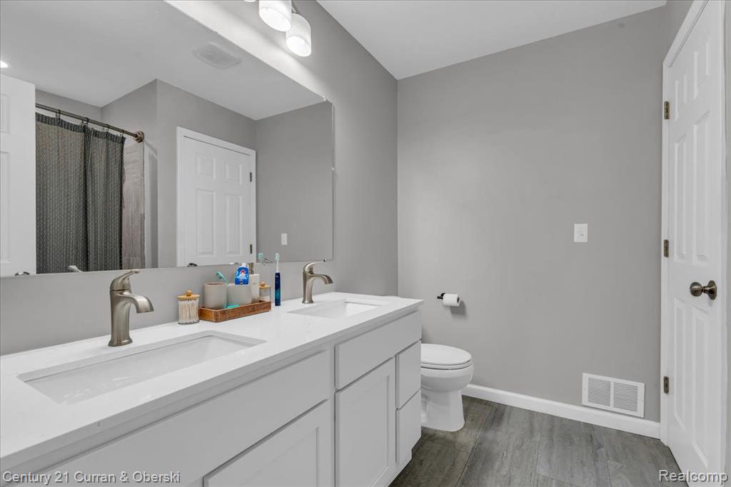 33172 Swallow Drive, Rockwood, MI — Photo 18