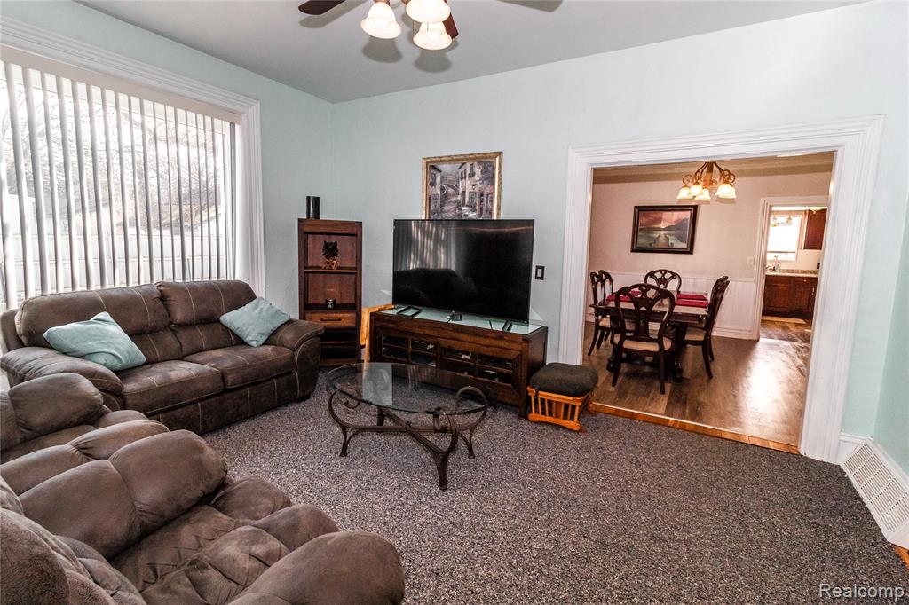 825 N Main Street, Lapeer, MI 48446 — Photo 19