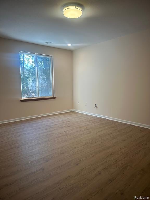 306 MARIGOLD Circle, Westland, MI — Photo 5