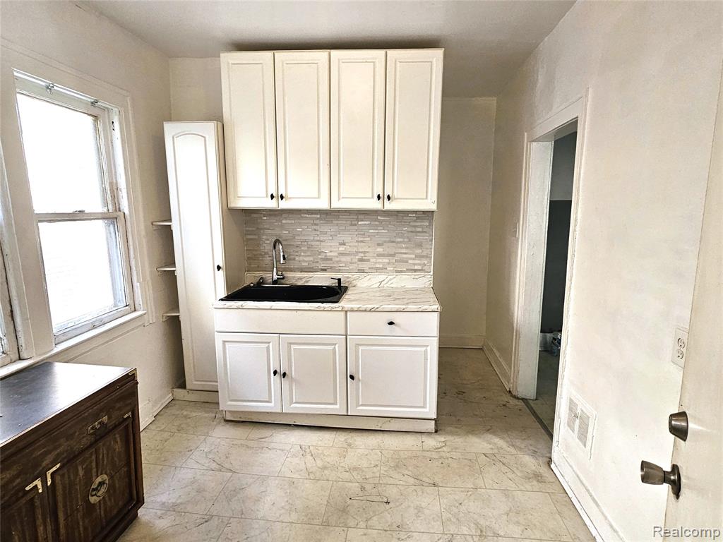 9419 Ravenswood Street, Detroit, MI 48204 — Photo 9