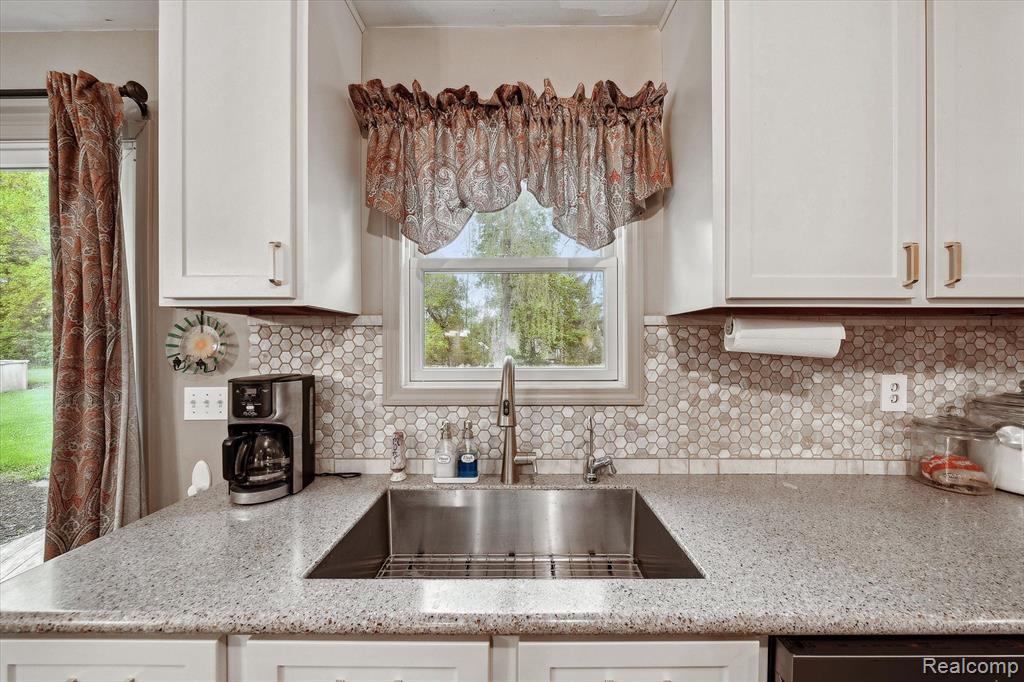 4438 PINEGROVE Drive, Dryden, MI 48428 — Photo 12