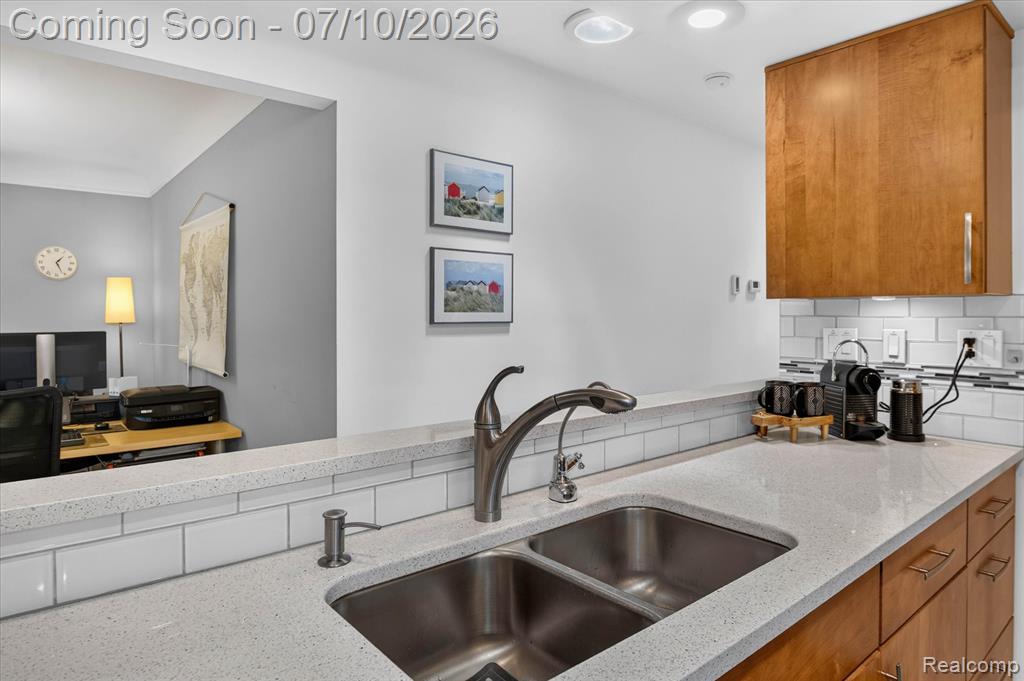 5017 Surfwood Drive, Commerce Twp, MI 48382 — Photo 30