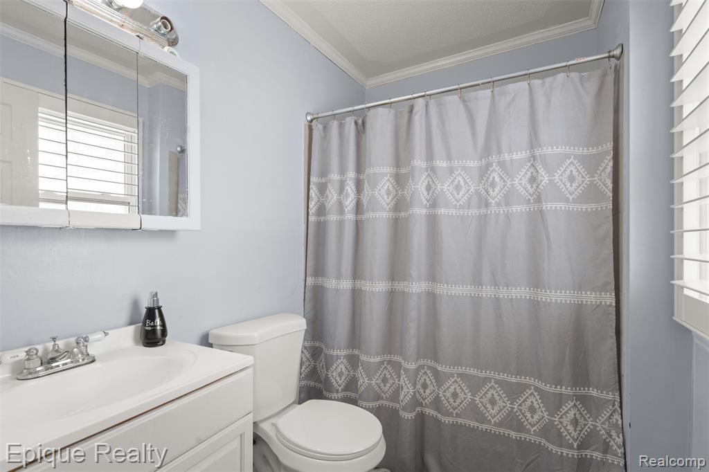 579 Lebaron Avenue, Pontiac, MI 48340 — Photo 13