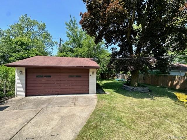 8429 Whitefield Street, Dearborn Heights, MI 48127 — Photo 9