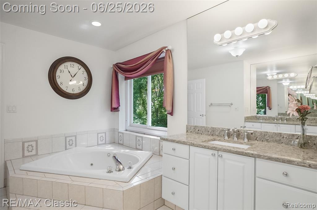 7439 Millwood, West Bloomfield, MI — Photo 29