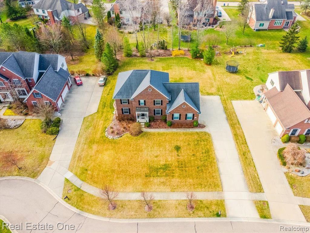 48025 E OXFORD Court, Canton, MI 48187 — Photo 3