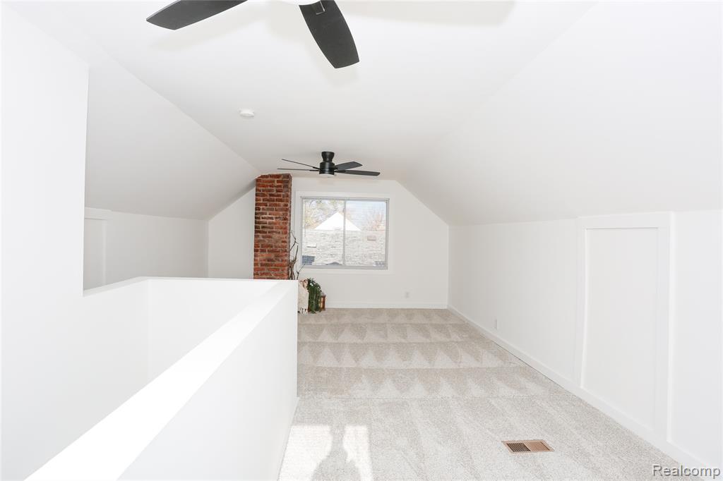 8411 Plainview Avenue, Detroit, MI 48228 — Photo 9