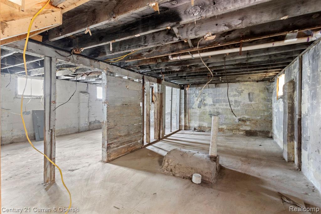 3010 S ANNABELLE Street, Detroit, MI 48217 — Photo 24