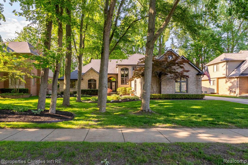 14281 Bournemuth Drive, Utica, MI 48315 — front exterior