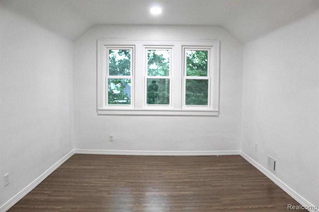 9836 Dequindre Street, Hamtramck, MI 48212 — Photo 14