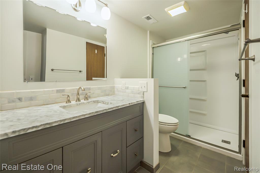 410 Spring Brooke Drive, Brighton, MI 48116 — Photo 17