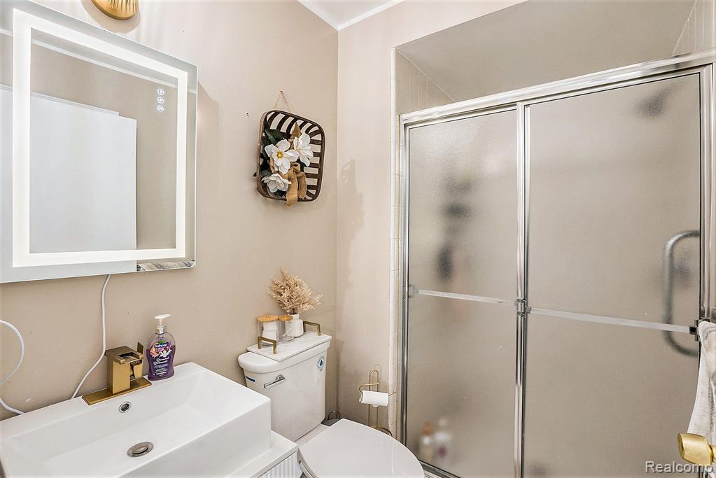 5477 Victory Circle, Sterling Heights, MI 48310 — Photo 21