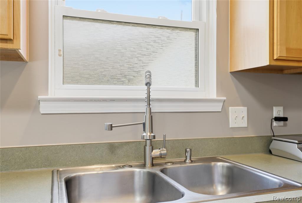 2067 Ashford Drive, Davison, MI 48423 — Photo 13