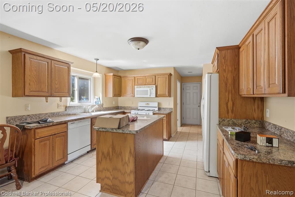 21527 N Tangel Drive E, Macomb, MI 48044 — Photo 8