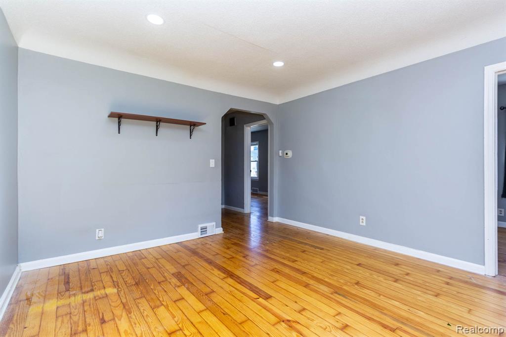 7481 Gerald Avenue, Warren, MI 48092 — Photo 8