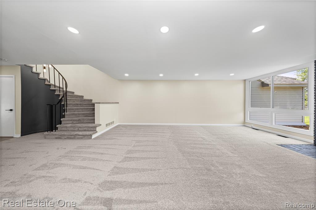 6027 Pebble Lane Court, West Bloomfield, MI — Photo 14