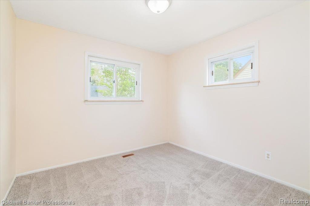 1210 Red Leaf Lane, Ypsilanti, MI 48198 — Photo 33