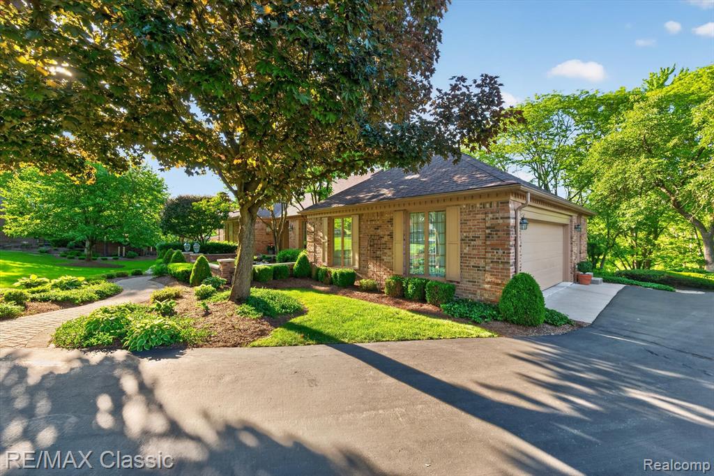12648 Portsmouth Court, Plymouth, MI 48170 — Photo 5