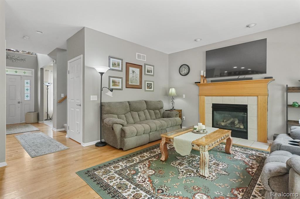 13698 Webbs Shore Drive, Gregory, MI 48137 — Photo 33