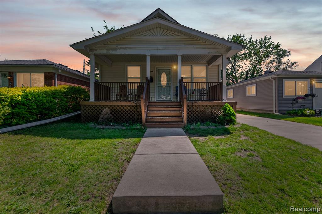 1127 Detroit Avenue, Lincoln Park, MI 48146