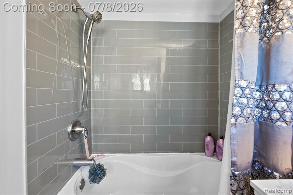 704 Estrada Drive, Belleville, MI 48111 — Photo 20