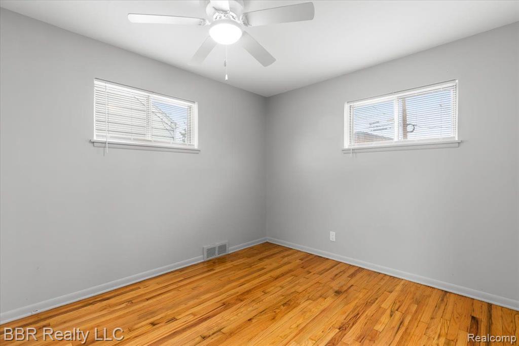 408 WHITE Avenue, Lincoln Park, MI 48146 — Photo 18