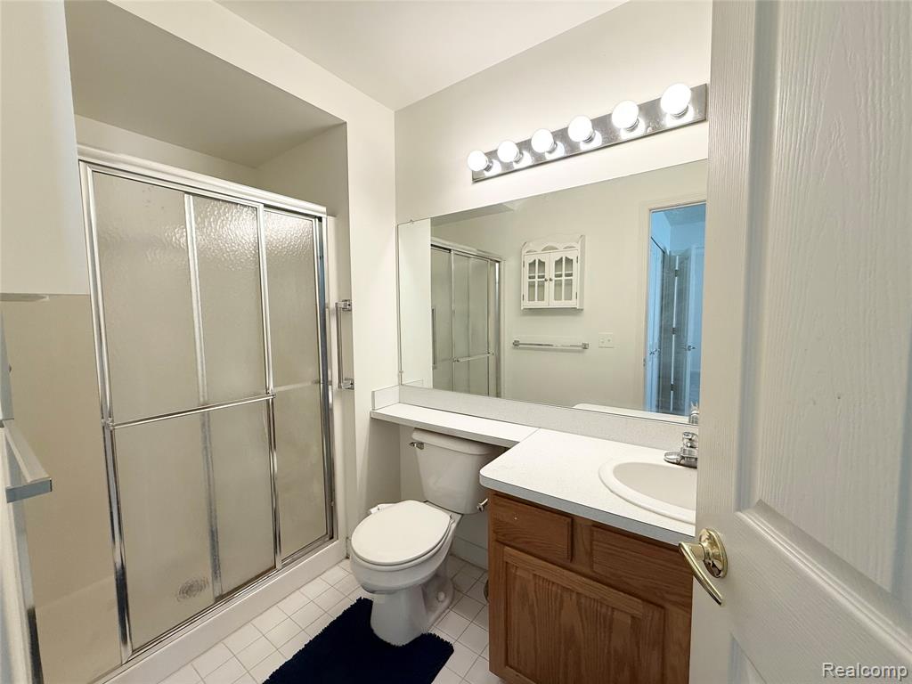 5765 Woodview Drive, Sterling Heights, MI 48314 — Photo 15