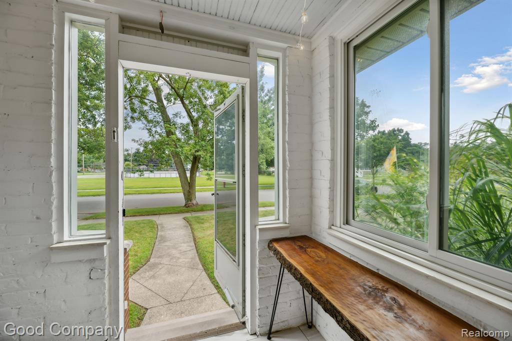 964 W LEWISTON Avenue, Ferndale, MI 48220 — Photo 5