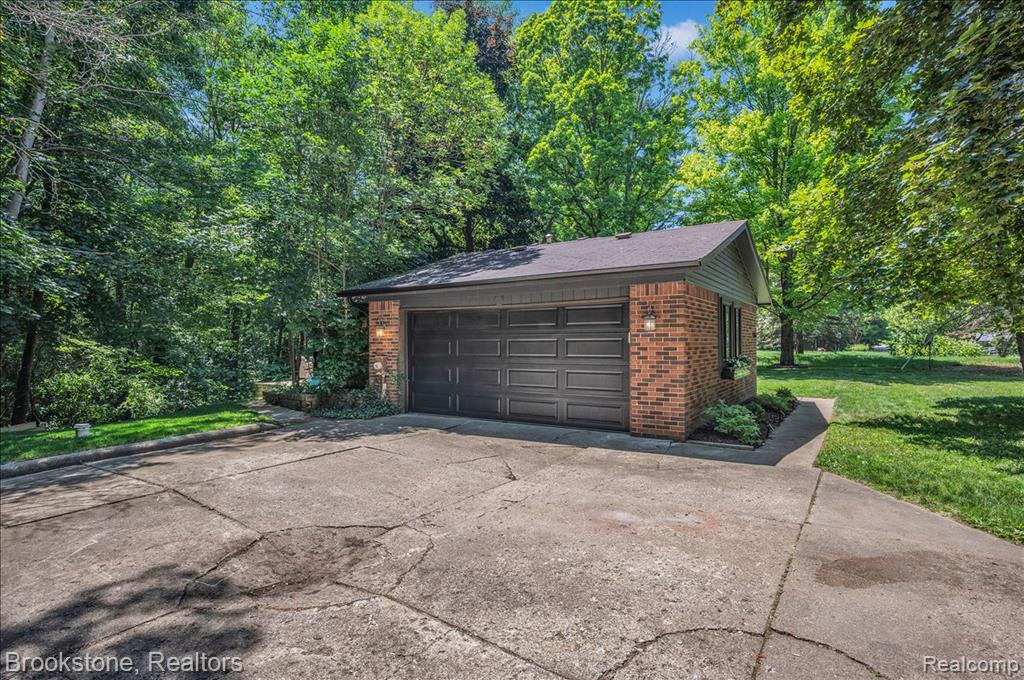 5067 Algonquin Boulevard, Clarkston, MI 48348 — Photo 4