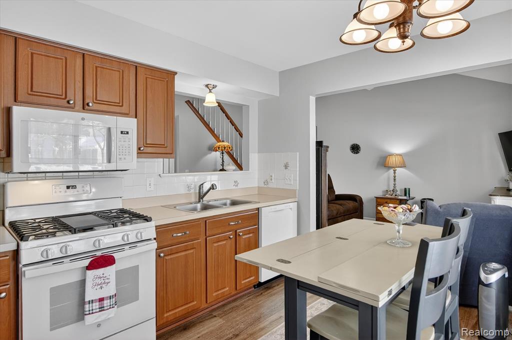 43674 Christopher Court, Canton, MI 48188 — Photo 12