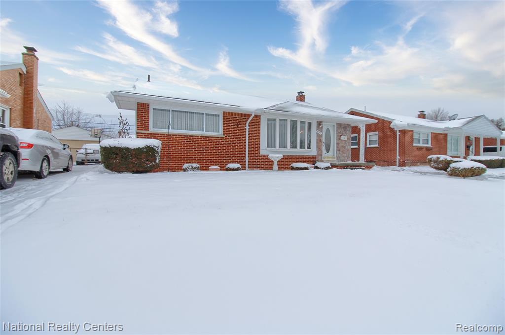 6511 Henry Ruff Road, Garden City, MI — Photo 2