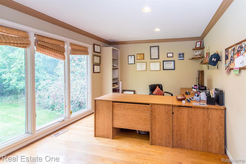4088 PARKSTONE Court, Troy, MI 48098 — Photo 47