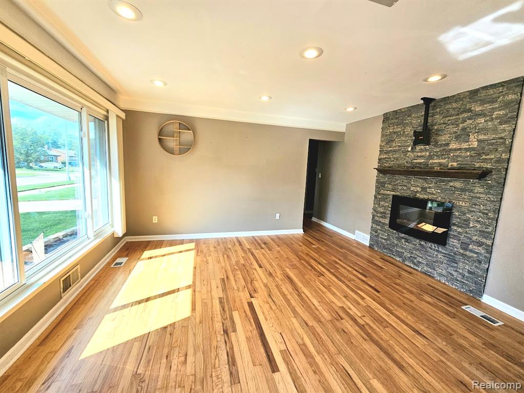 9994 Deering Street, Livonia, MI 48150 — Photo 4