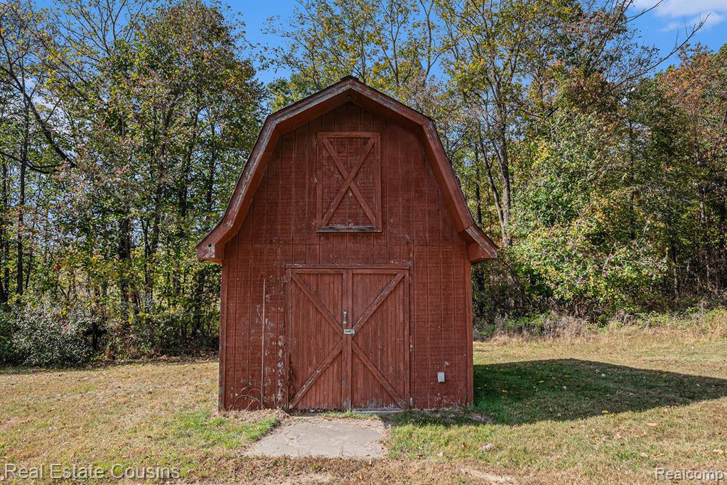 8351 Lange Road, Fowlerville, MI 48836 — Photo 29