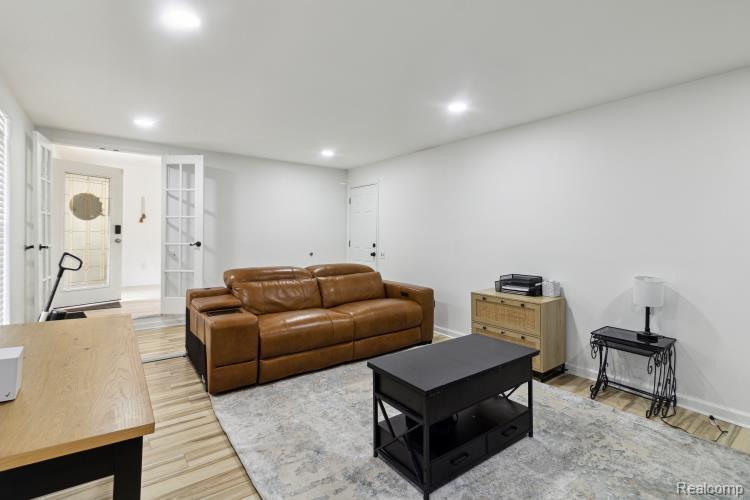 5242 Cedarhurst Drive, West Bloomfield, MI — Photo 11