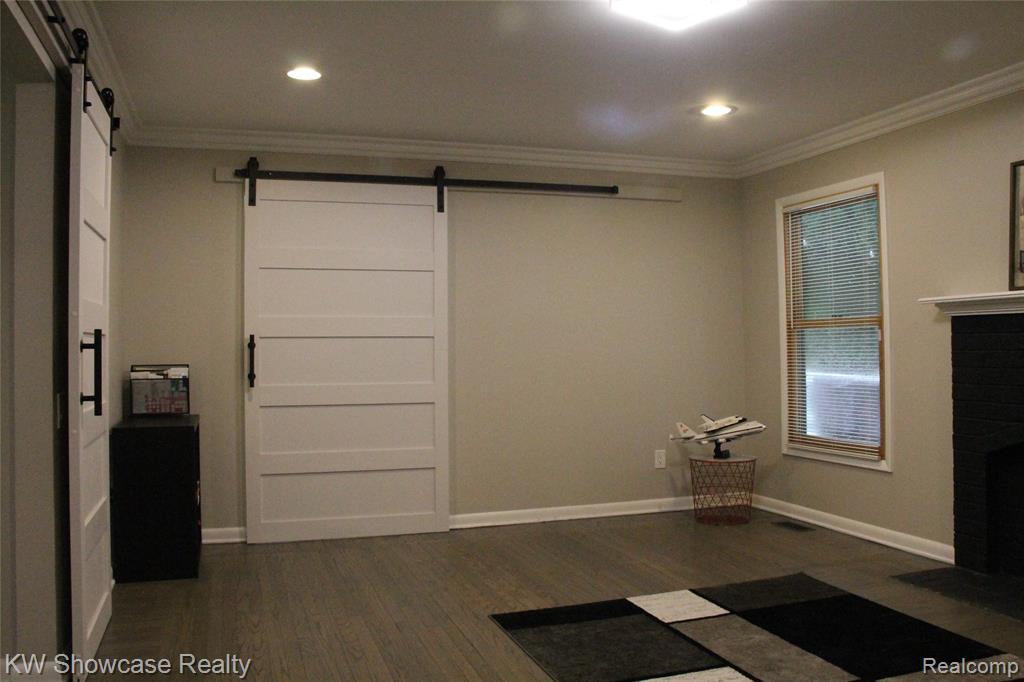 5226 Green Road, West Bloomfield, MI 48323 — Photo 12