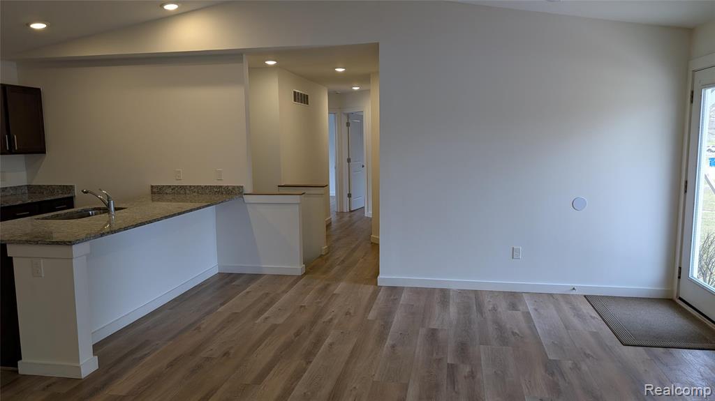 6112 Andersonville Road, Waterford, MI 48329 — Photo 3