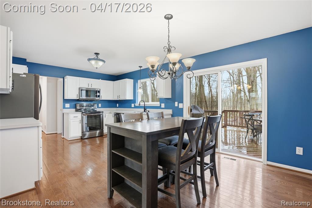 569 Cove View Drive, Waterford, MI 48327 — Photo 10