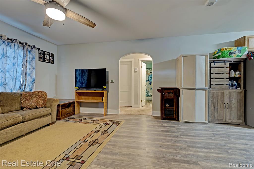 8247 Miller Road, Swartz Creek, MI 48473 — Photo 3
