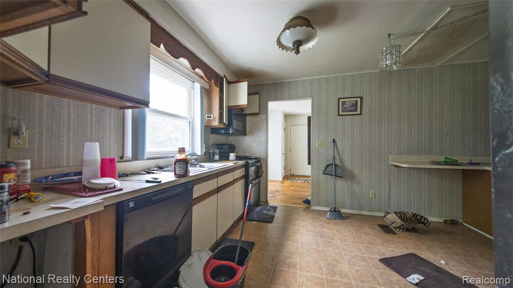 2561 Verna Street, Ypsilanti, MI 48197 — Photo 15