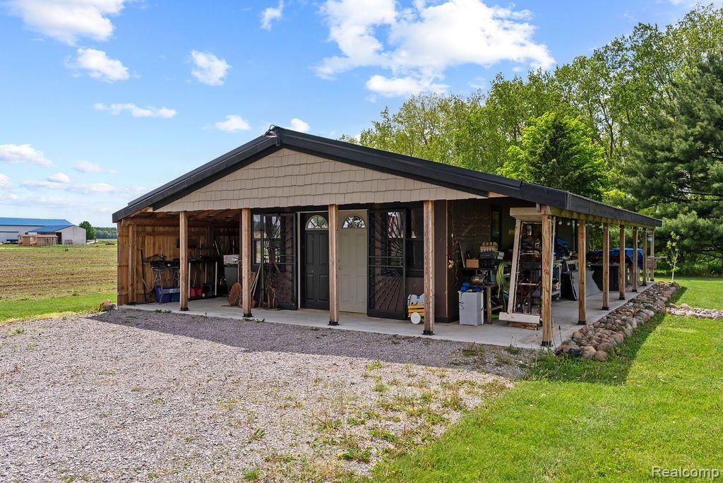 19354 BUECHE Road, New Lothrop, MI 48460 — Photo 33