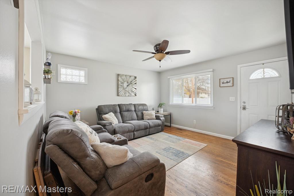 31630 Lynne Drive, Rockwood, MI — Photo 3