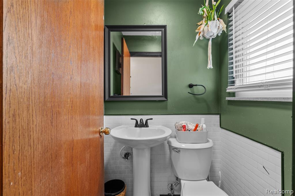 413 Kings Highway, Lincoln Park, MI 48146 — Photo 15