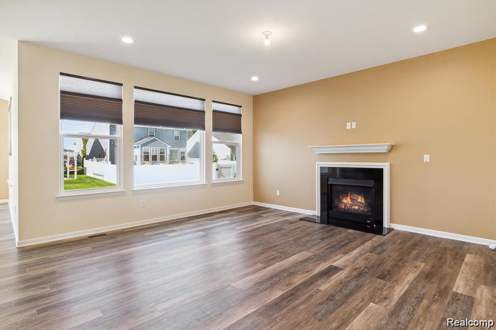 579 Fletcher Street, Wixom, MI — Photo 3