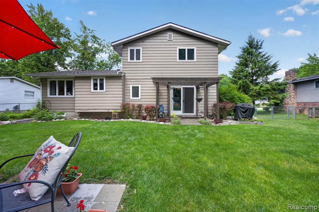 4369 Dixon Drive, Swartz Creek, MI 48473 — Photo 53
