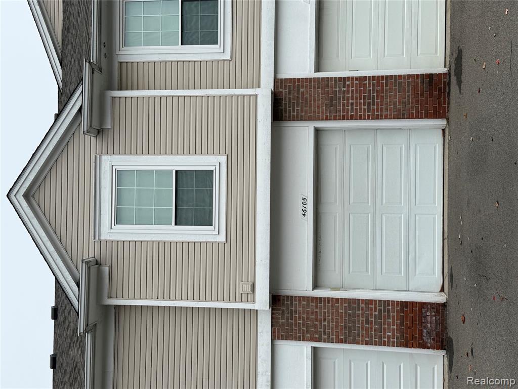 46105 Rhodes Drive, Macomb, MI 48044 — Photo 4