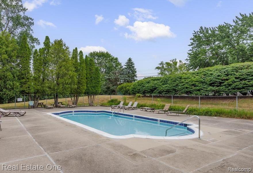 810 Plate Street, Rochester, MI 48307 — Photo 12